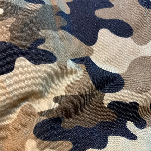 SHEIN CAMO WIDE LEG PANTS - Picture 2 of 4